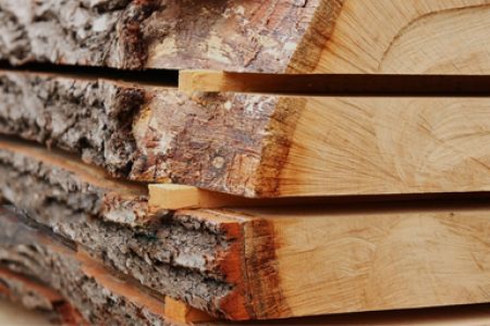 Quatre moyens de reconnaître le bois massif dans un meuble