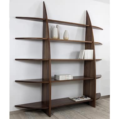 Bibliothèque sur mesure en noyer massif Voile par Essentia Mobilia