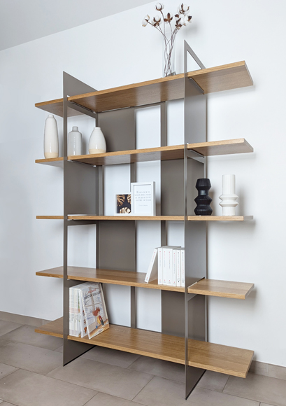 Etagère sur mesure en bois et métal coloris taupe - Pixel par Essentia Mobilia
