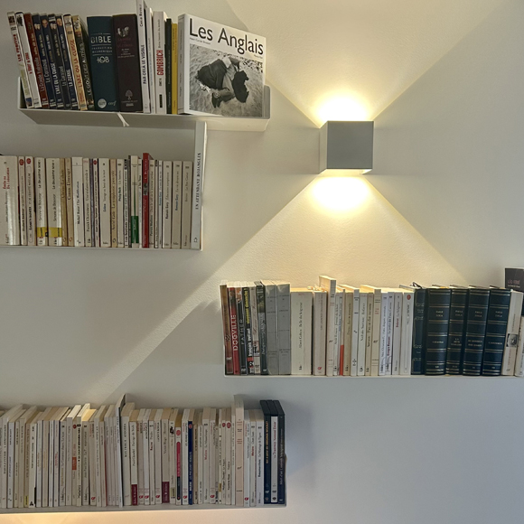Plusieurs étagères murales pour livres 15 cm de profondeur
