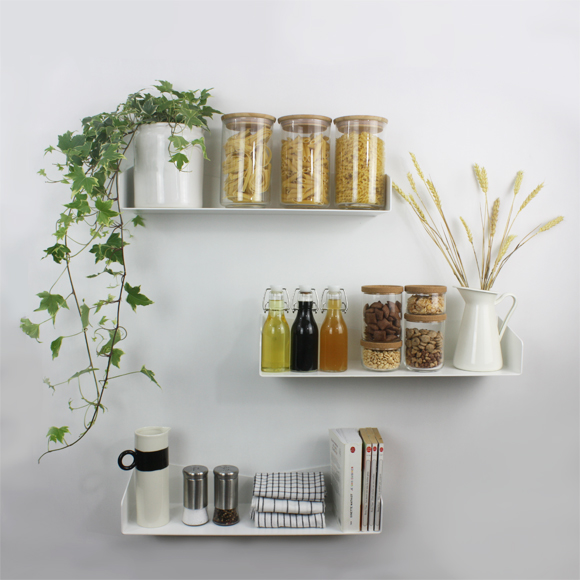 Ensemble d'étageres murales de cuisine design blanches en metal contemporaines