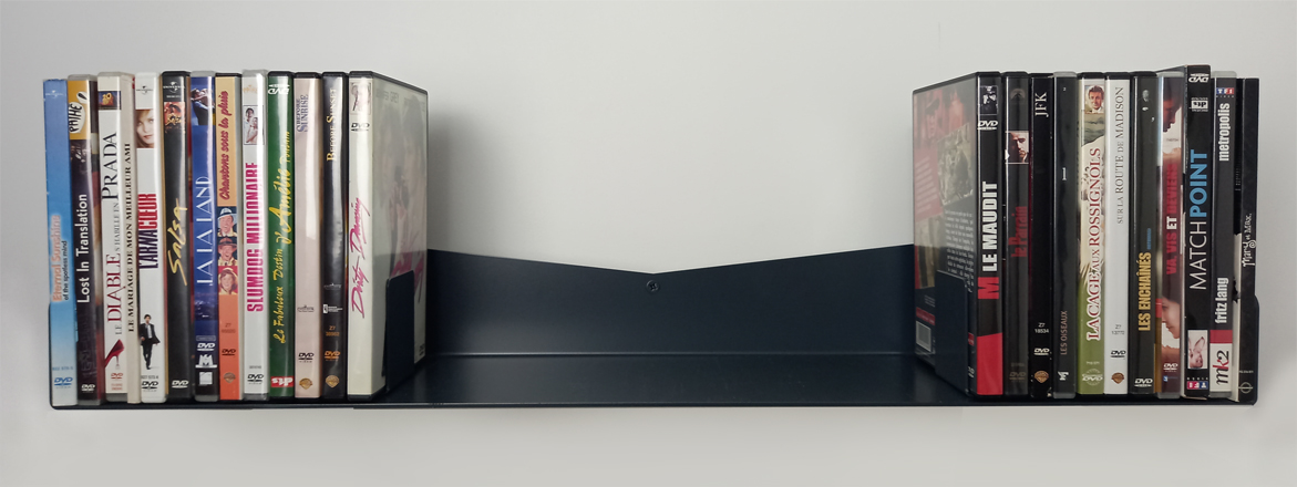 Etagère murale en métal pour les DVD - Delta+ par Essentia Mobilia