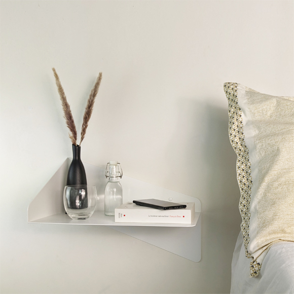 table de chevet murale asymétrique en métal design blanche