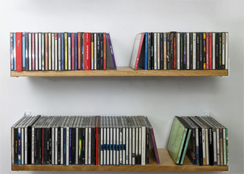 Etagère murale Proust bois massif pour les objets CD 1