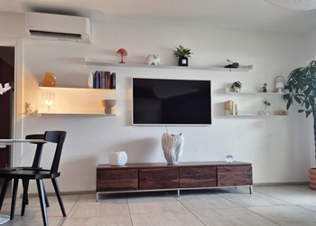 Etagère murale Delta+ pour les objets déco 1