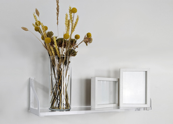 Etagères murales transparentes Gamma avec décoration 3