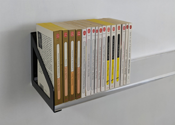 Etagères murales Gamma avec des livres de poche 2